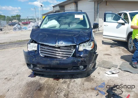 2010 Chrysler Town & Country Touring from USA, damaged, VIN 2A4RR5DX2AR141722